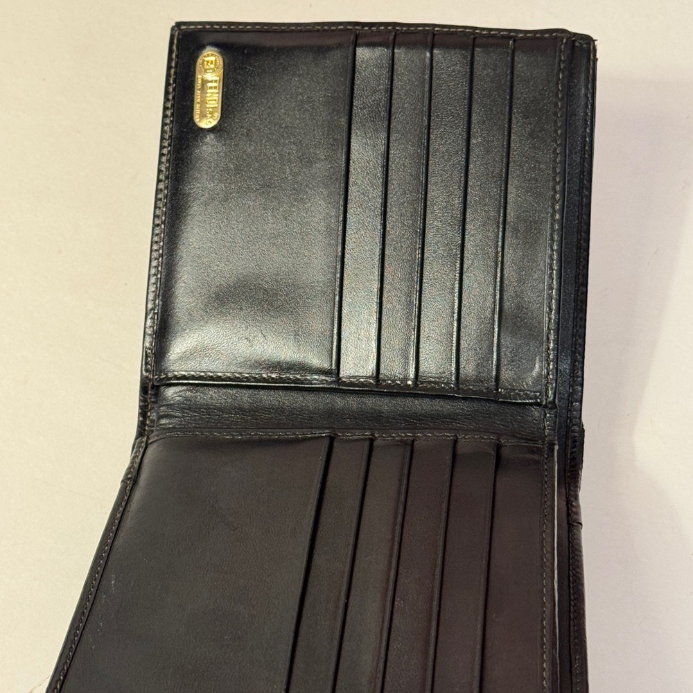 Fendi Mans Elegant Black and Tan bifold wallet - Picture 8 of 16